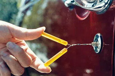 Community Locksmith Store Dallas, TX 972-908-5982 - broken-key-extraction